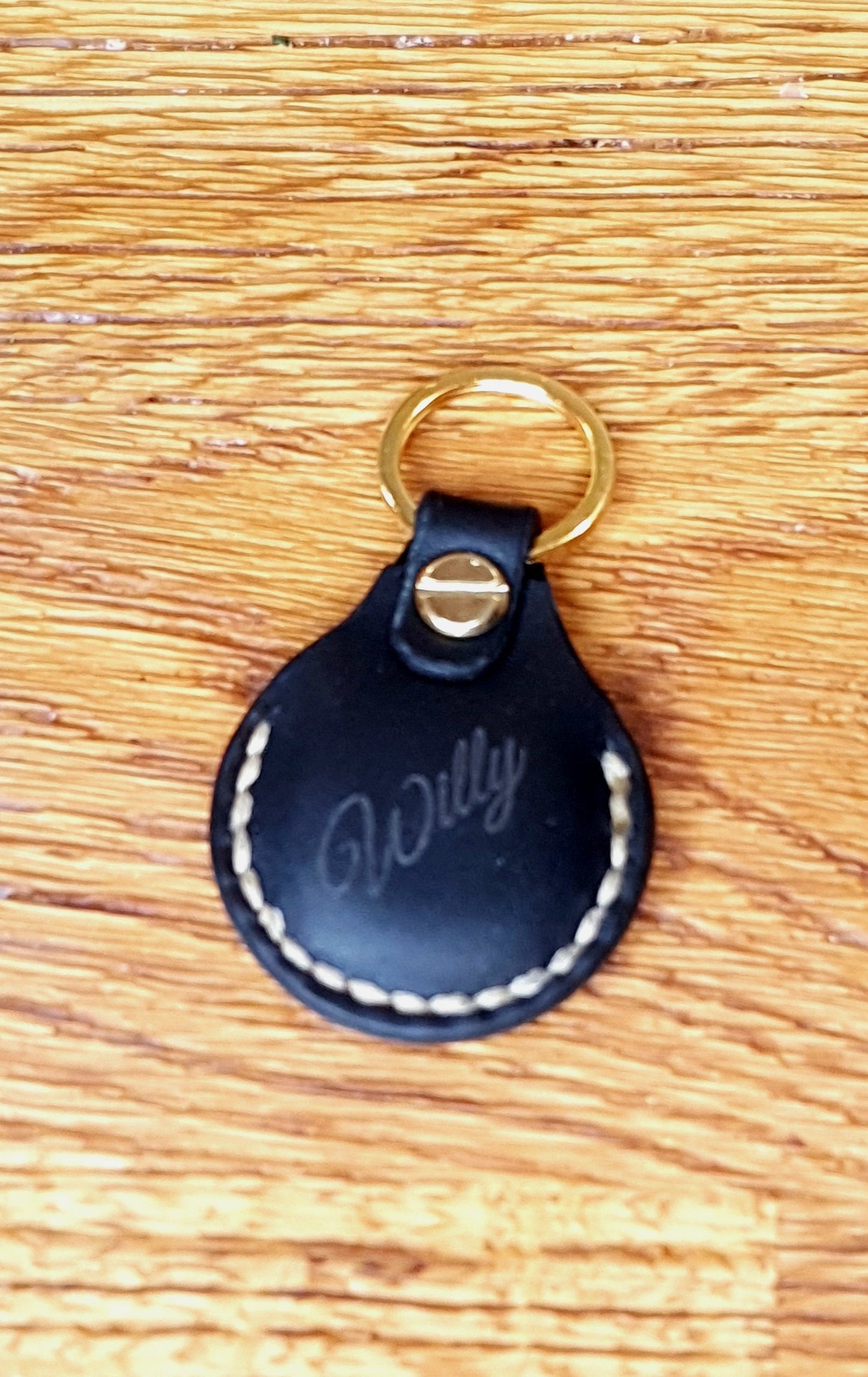 AirTag-kotelo umpinainen musta, personoitu