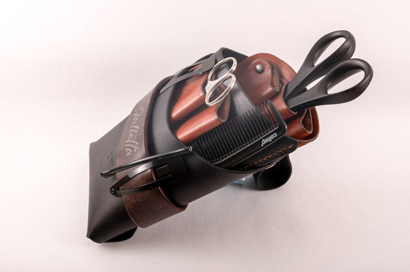 Hairdresser's belt pouch for scissors and other accessories
