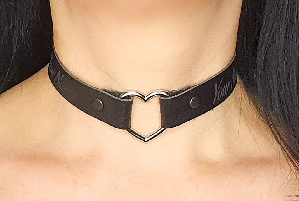 Nahkainen choker kaulakoru